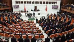 Cumhurbaşkanı Erdoğan'dan sürpriz görüşme! Meclis'te dikkat çeken anlar