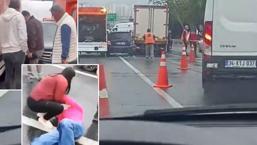 TEM'de korkunç olay! Zincirleme kazayı görüntüleyen kamyonet şoförü kadını ezdi