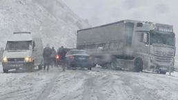 Kara kış beklenenden erken geldi! Birçok ilde kar yağışı hayatı olumsuz etkiledi