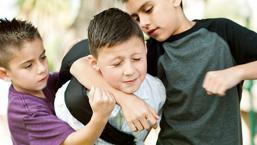 Akran zorbalığı artıyor! Çocuklarımızın duygusal güvenliği tehlikede mi?