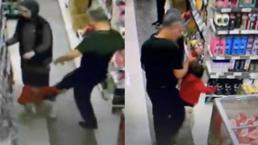 Türkiye'yi ayağa kaldırdı! Markette oğlunu tekmeleyen baba gözaltına alındı