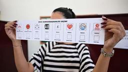 KKTC'de cumhurbaşkanı seçiminin ilk turu için oy kullanma işlemi başladı