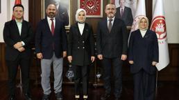 Bakan Göktaş, Mutlu Hayatlar İyilik ve Yardımlaşma Derneği temsilcileriyle görüştü