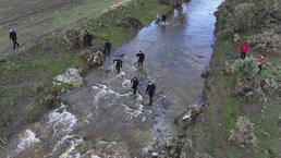 İzmir Foça'da selde kaybolan kişiyi arama çalışmaları sürüyor