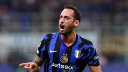 Hakan Çalhanoğlu'na büyük onur! İtalya'da ayın oyuncusu oldu