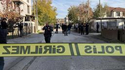 Amca çocuklarının kavgası kanlı bitti! Bıçak, taş, sopa ve silahlar…