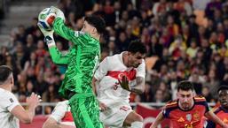 İspanya'da tarihi gece! Altay Bayındır maça damga vurdu