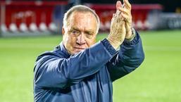 Fenerbahçe'nin eski teknik direktörü Dick Advocaat tarih yazdı! Curaçao'yu Dünya Kupası'na götürdü