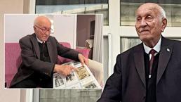 85 yaşındaki Mustafa öğretmen, 24 Kasım'ı ilk günkü heyecanla bekliyor