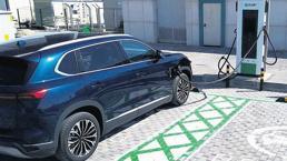 Elektrikli araçlara yeni şarj tarifesi geliyor: AVM’lerde yüksek tenhada düşük fiyat