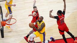 NBA'de LeBron James'in 1297 maçlık tarihi serisi sona erdi!