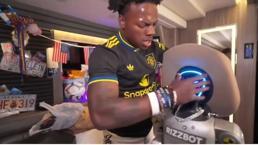 İnsansı robotu tokatlayan ünlü Youtuber’a dava açıldı