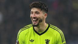 Altay Bayındır, Süper Lig devinin listesinde! Ayrılığa sıcak bakıyor