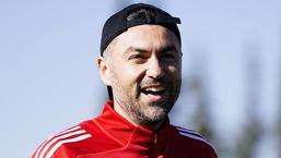 Gaziantep FK'ya geri dönen Burak Yılmaz, takımın başında antrenmana çıktı!