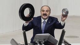 Mustafa Varank'tan Özgür Özel'e savunma sanayii tepkisi: Füzelerimizle balıkları değil düşmanlarımızı korkutan kim? Biziz