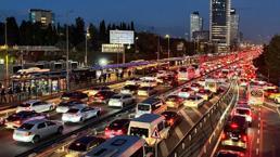 İstanbul'da trafik yoğunluğu yüzde 83'e çıktı! İşte bölge bölge son durum