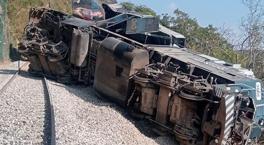 Meksika'da yolcu treni raydan çıktı! Çok sayıda can kaybı ve yaralı var