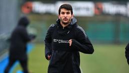 Beşiktaş'tan Necip Uysal'a 'futbolu bırak' tavsiyesi!