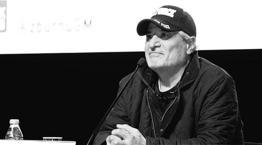 Galatasaray'ın eski futbolcusu Gökmen Özdenak hayatını kaybetti