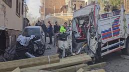 İstanbul Beykoz'da feci kaza! Kamyon dükkana girdi: 1'i turist 2 ölü