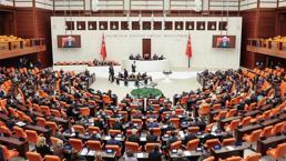 En düşük emekli maaş aylığı düzenlemesini içeren kanun teklifi TBMM'de kabul edildi