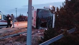 Burdur'da yolcu otobüsü devrildi! Çok sayıda yaralı var