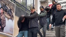 87 yaşındaki öğretmeni dolandırdılar! Çete içi kavga her şeyi ortaya çıkardı