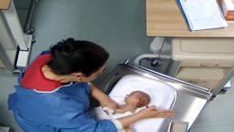 2 bebeğe şiddet uygulayan tutuklu hemşirenin cezaevi değişti