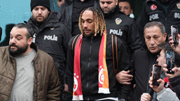 Galatasaray, Sacha Boey'i resmen açıkladı!