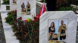 Depremin 3. yıl dönümünde Hatay’da mezarlıklarda hüzün