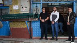 İzmir'de suyla dolan alt geçitte mahsur kaldığı kamyonette boğularak hayatını kaybeden sürücü defnedildi