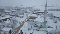 İstanbul’un yanı başı! Her yer beyaza büründü