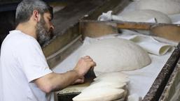 Lezzeti ülke sınırlarını aştı! Günde sadece 150 tane üretiliyor: Altını kesip içini dolduruyorlar