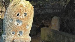 Delik Dede’nin 200 yıllık sırrı çalındı! Muhtar 'lanetli' deyip duyurdu: Zarar getirir