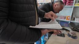 'Zimem Defteri' geleneği yeniden canlandı! İş insanı, yüzlerce ailenin bakkal borcunu tek tek kapattı