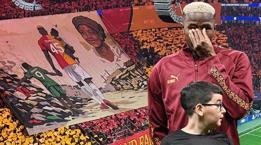 Osimhen'e Galatasaray seyircisinden büyük sürpriz! Gözyaşlarını tutamadı