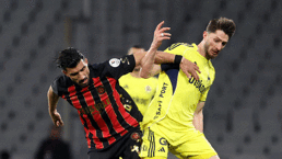 Fenerbahçe, Karagümrük'e 2 golle kaybetti! Zirve yarışında büyük yara aldı