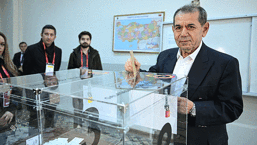 Dursun Özbek: G.Saray için hayırlı olmasını diliyorum