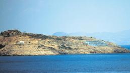 Doğu Ege adalarındaki ihlallerden vazgeçmiyor! Yunanistan’dan hukuka füze