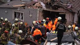 İstanbul Fatih'te 2 bina çöktü! Peş peşe açıklamalar geldi