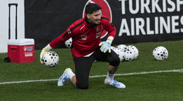 Altay Bayındır için rota Süper Lig! İstanbul devi harekete geçti