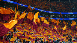 Galatasaray'da kasa doldu taştı! Locadan büyük gelir