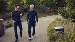 Apple'da bir dönem sona erdi: Tim Cook, CEO koltuğunu John Ternus’a devretti