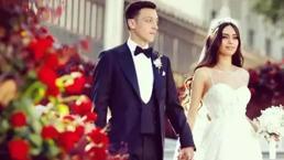 Mesut Özil'den Amine Gülşe'ye romantik kutlama: Ömrüm!
