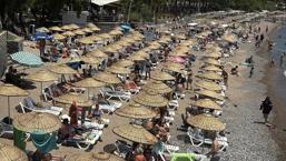 Bayramda sahillere akın! Bodrum ve Antalya’da adım atacak yer kalmadı