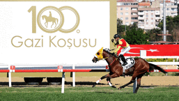 Türk at yarışçılığının derbisi 100. Gazi Koşusu'nu Halis Karataş kazandı! Şampiyon at Bay Nalçakan