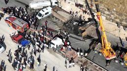 Ankara'da 2 hafriyat kamyonu kafa kafaya çarpıştı! Feci kaza havadan görüntülendi