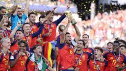 Spain edge past 10-man Argentina to win World Cup