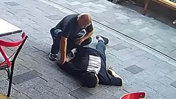 Fethiye'de vicdan sızlatan olay! Fenalaşıp yere yığılan gencin parasını çaldı