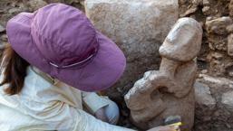 11,000 year old sculpture of human riding leopard found in Türkiye